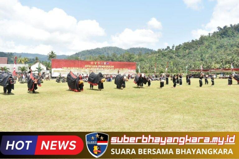 Kesenian Bantengan Meriahkan Pembukaan TMMD ke-126 di Lebakharjo